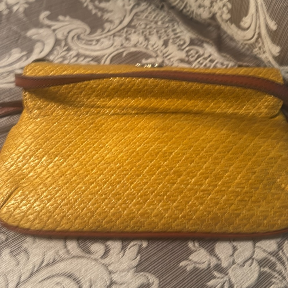 Patricia Nash Gold Woven Leather Crossbody purse Including a license holder - Picture 5 of 9